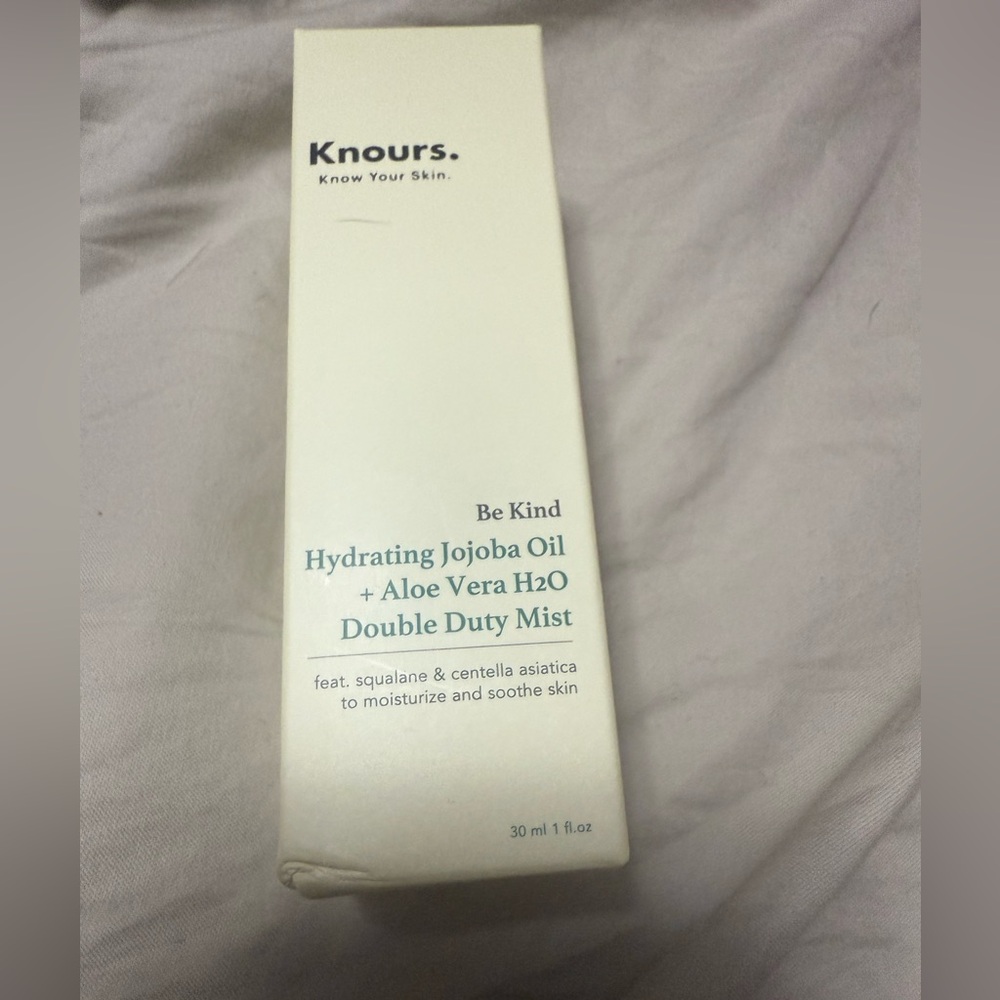 ❤️ 3/$25 Knours Hydrating Jojoba Oil Aloe Vera H20 Double Duty Mist